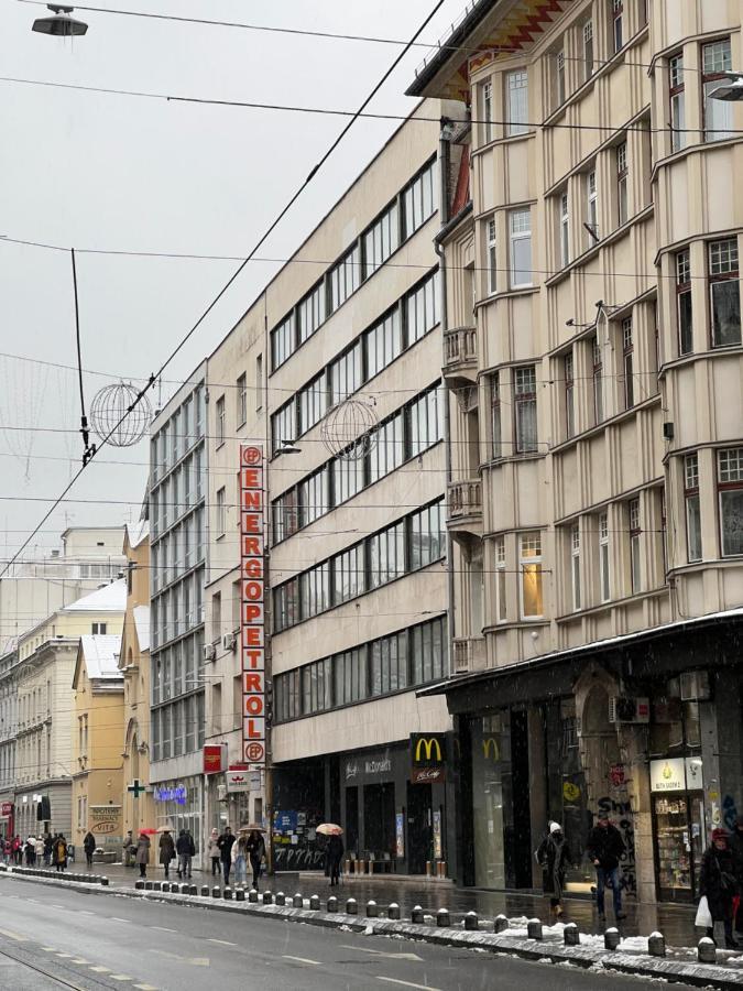 Modern And Bright Apartments - Main Street SJJ Buitenkant foto